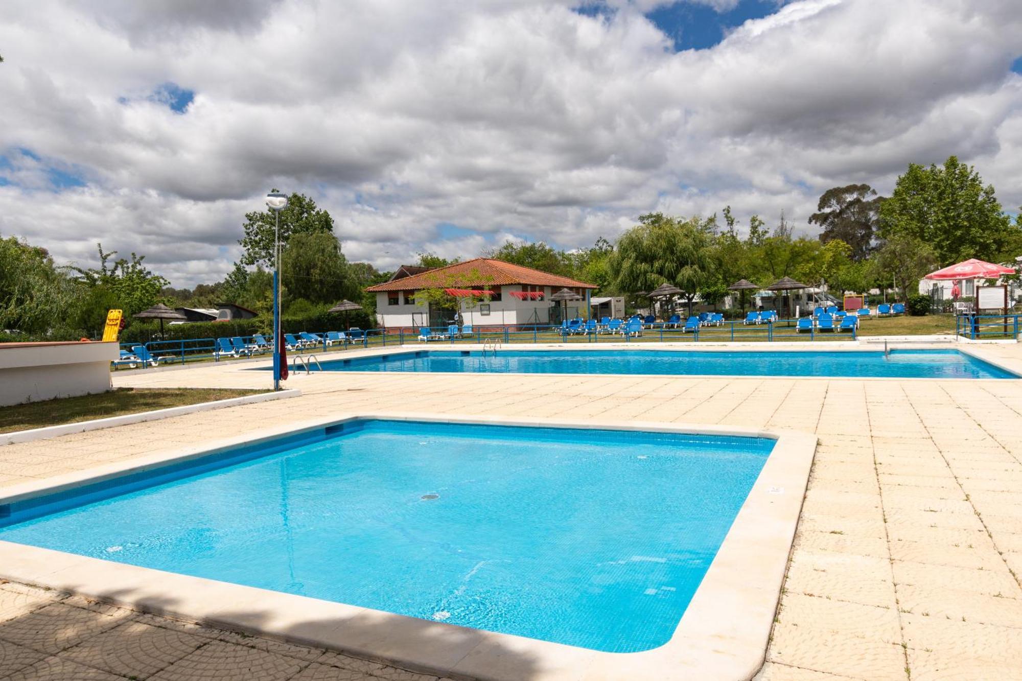 Parque De Campismo Orbitur Evora Hotel Bagian luar foto